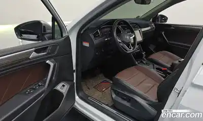 Volkswagen Tiguan 2023 2.0 Автомат в Москве № 168444, миниатюра 11