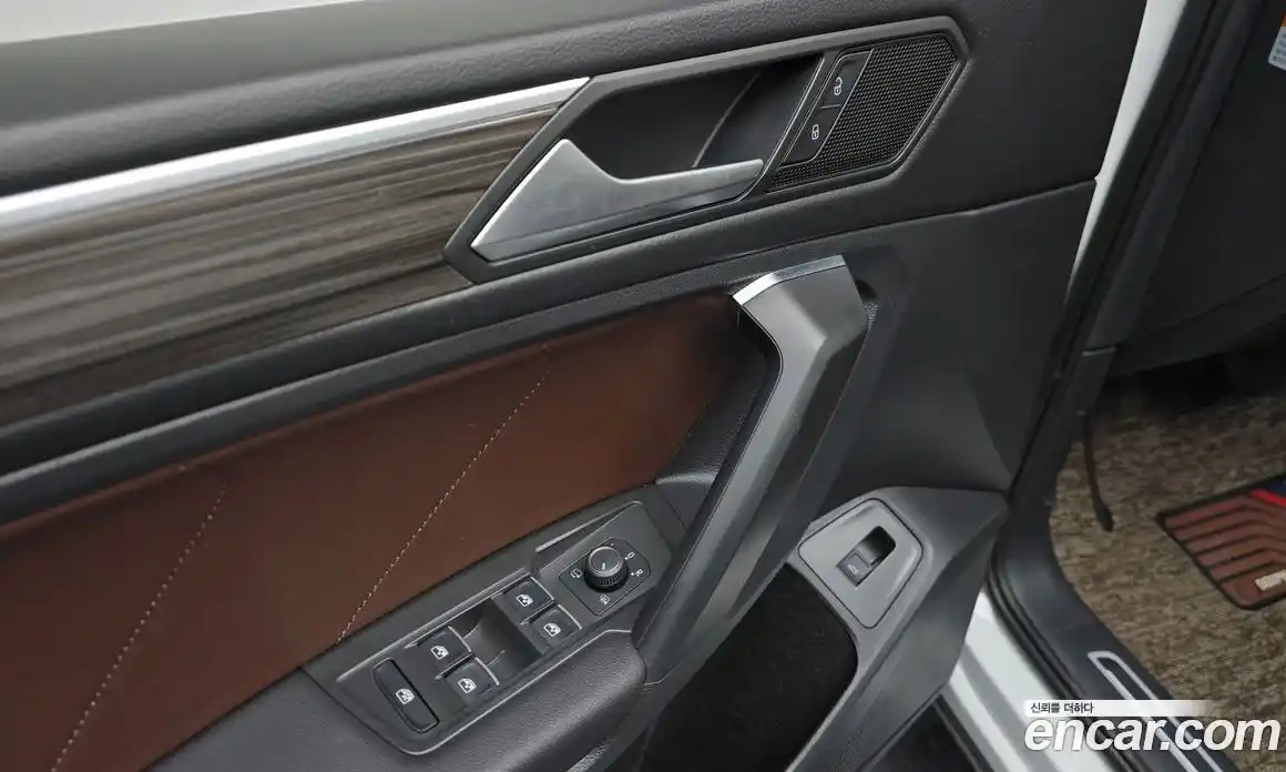 Volkswagen Tiguan 2023 2.0 Автомат в Москве № 168444, фото 17