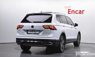 Volkswagen Tiguan 2023 2.0 Автомат в Москве № 168444, миниатюра 2