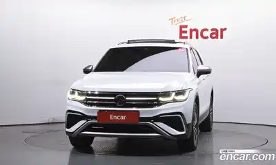 Volkswagen Tiguan 2023 2.0 Автомат в Москве № 168444, миниатюра 3
