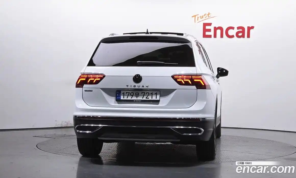 Volkswagen Tiguan 2023 2.0 Автомат в Москве № 168444, фото 4