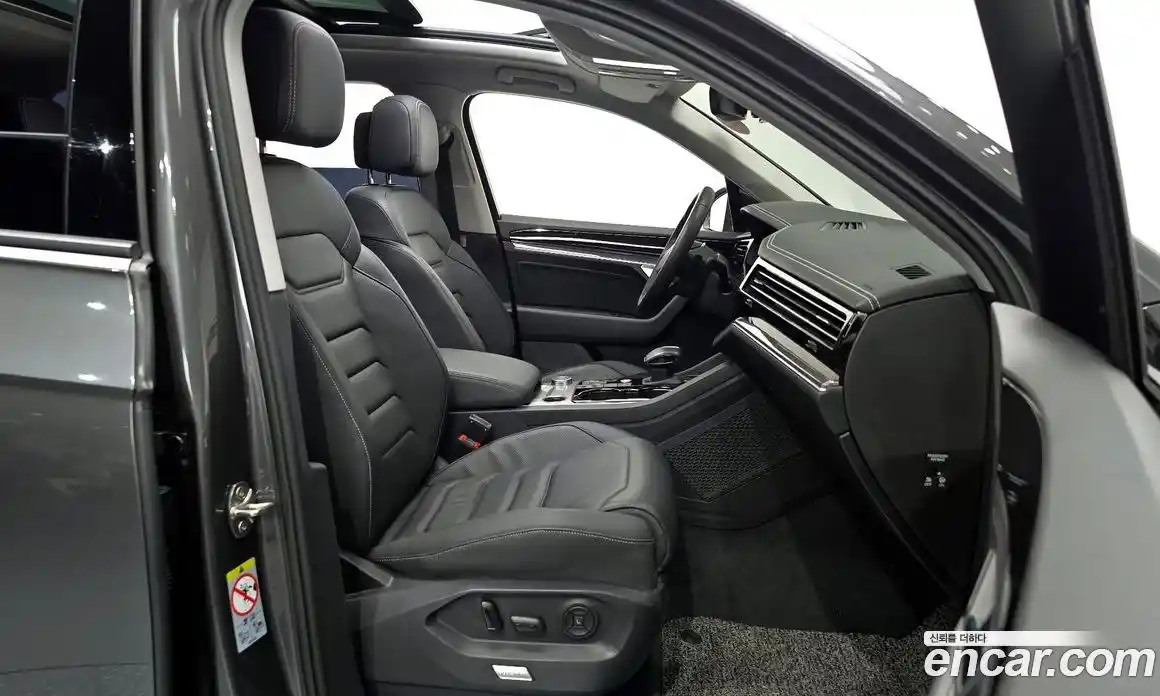 Volkswagen Touareg 2023 3.0 Автомат в Москве № 168601, фото 20