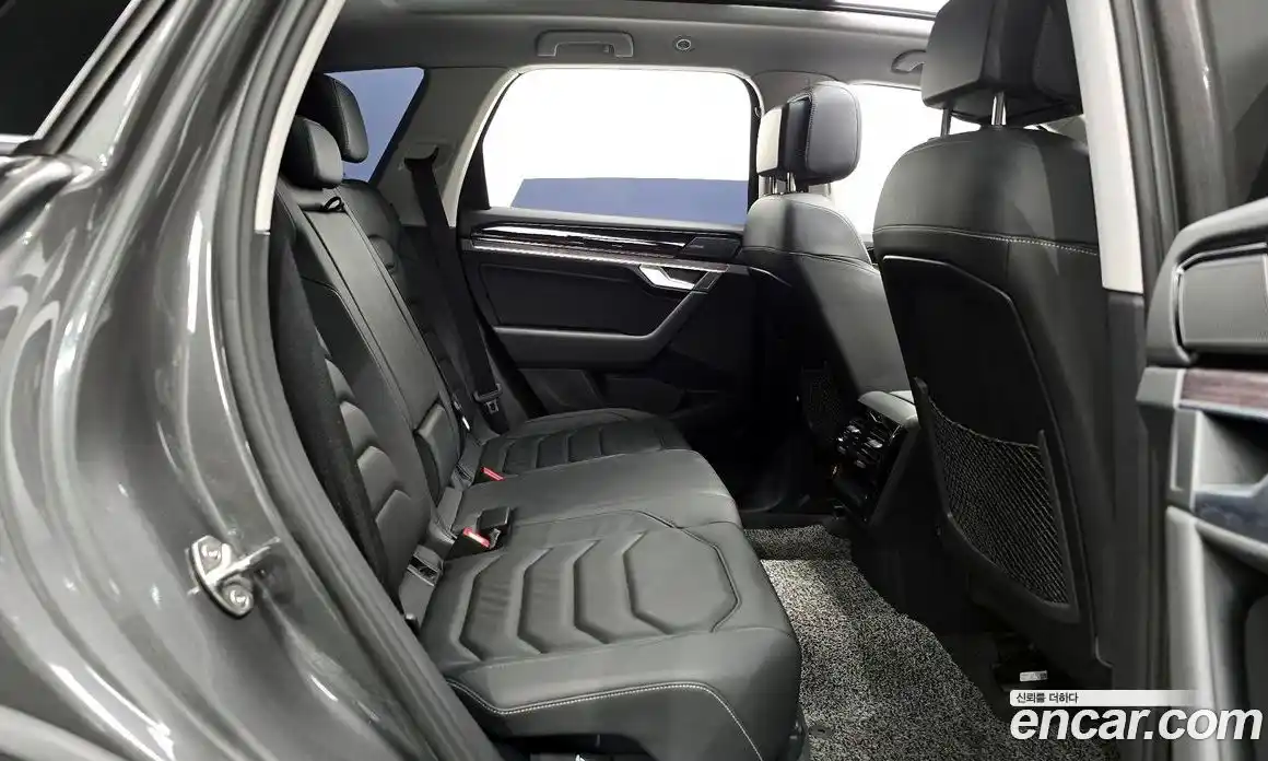 Volkswagen Touareg 2023 3.0 Автомат в Москве № 168601, фото 3