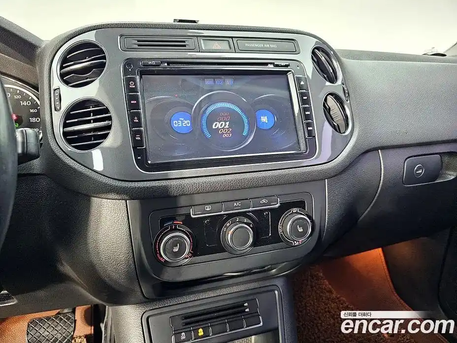 Volkswagen Tiguan 2015 2.0 Автомат в Москве № 169293, фото 13