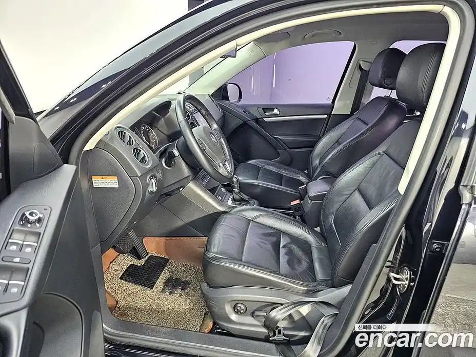 Volkswagen Tiguan 2015 2.0 Автомат в Москве № 169293, фото 8