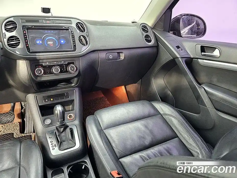 Volkswagen Tiguan 2015 2.0 Автомат в Москве № 169293, фото 10