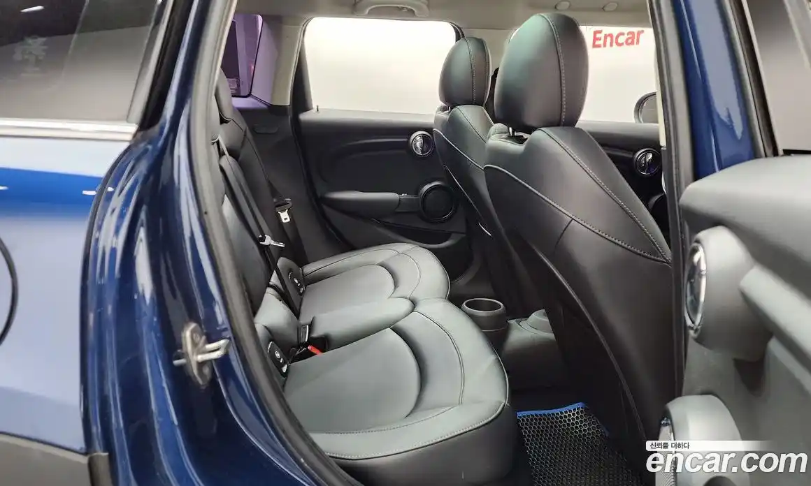 Mini Cooper 2015 1.5 Автомат в Москве № 177166, фото 12