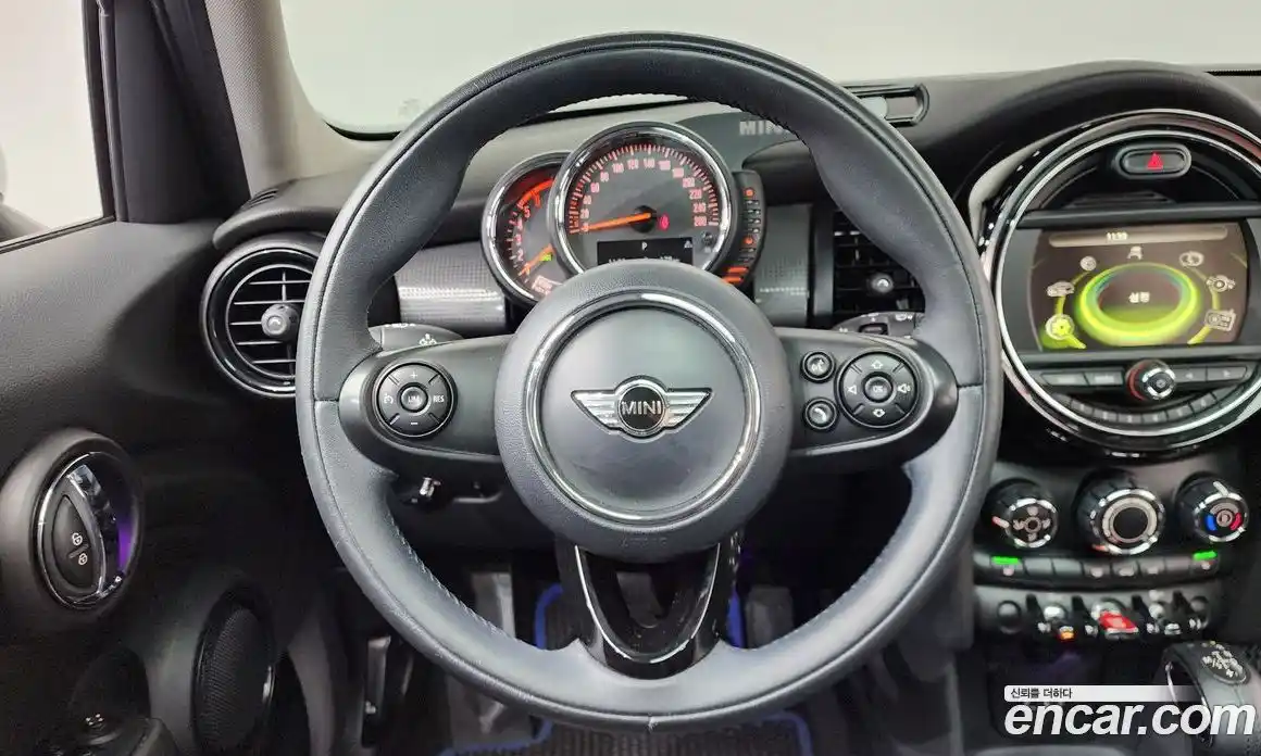 Mini Cooper 2015 1.5 Автомат в Москве № 177166, фото 13
