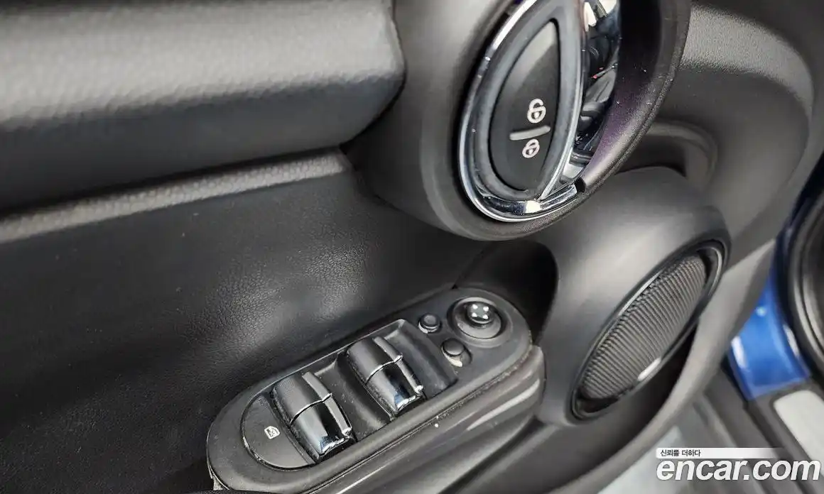 Mini Cooper 2015 1.5 Автомат в Москве № 177166, фото 14