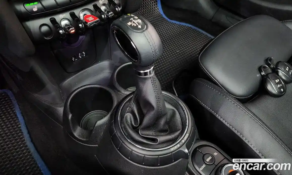 Mini Cooper 2015 1.5 Автомат в Москве № 177166, фото 9