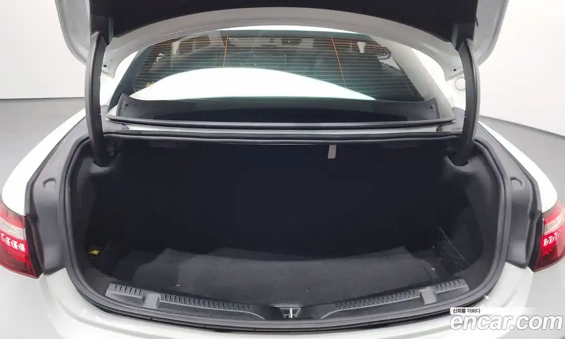 Mercedes-Benz E-Class 2023 3.0 Автомат в Москве № 180165, фото 19