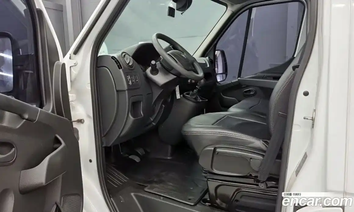Renault Master 2019 2.3 Механическая в Москве № 186474, фото 7