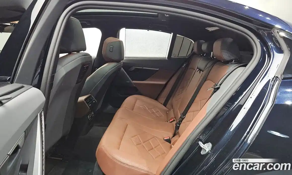 BMW 5-Series 2025 2.0 Автомат в Москве № 187942, фото 18