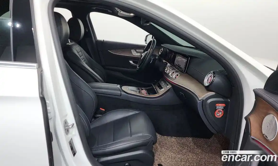 Mercedes-Benz E-Class 2021 2.0 Автомат в Москве № 194370, фото 11