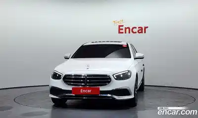 Mercedes-Benz E-Class 2021 2.0 Автомат в Москве № 194370, миниатюра 3