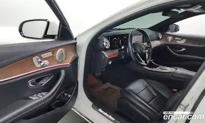 Mercedes-Benz E-Class 2021 2.0 Автомат в Москве № 194370, миниатюра 10