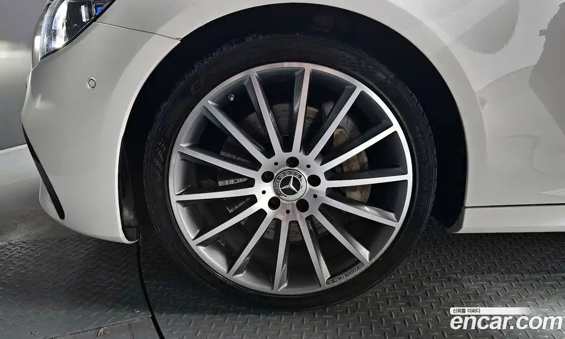 Mercedes-Benz E-Class 2021 2.0 Автомат в Москве № 194490, фото 13