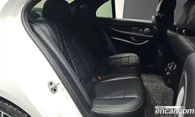 Mercedes-Benz E-Class 2021 2.0 Автомат в Москве № 194490, миниатюра 9