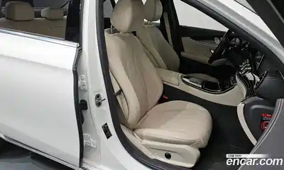 Mercedes-Benz E-Class, 2022