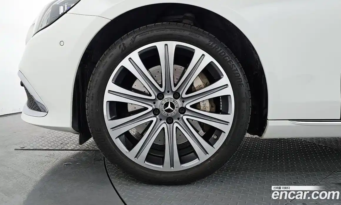 Mercedes-Benz E-Class 2022 3.0 Автомат в Москве № 194621, фото 12