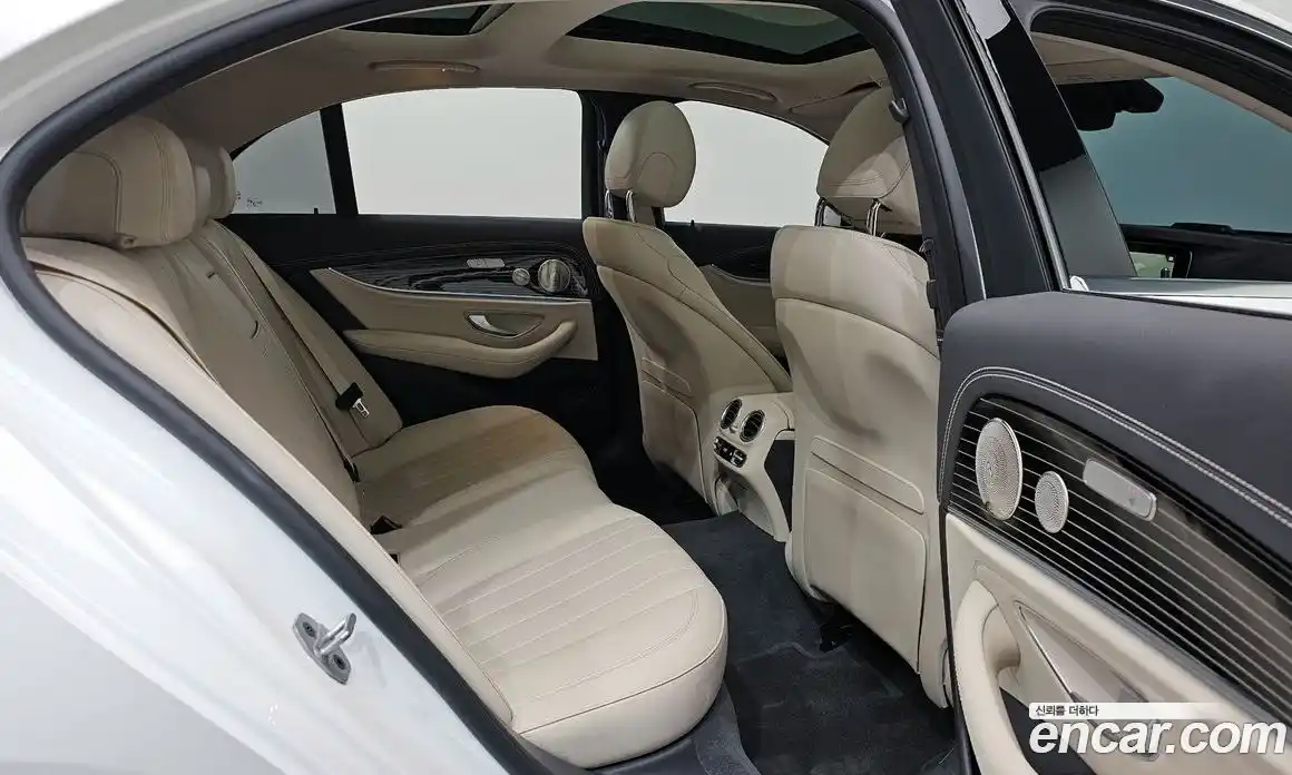 Mercedes-Benz E-Class 2022 3.0 Автомат в Москве № 194621, фото 14