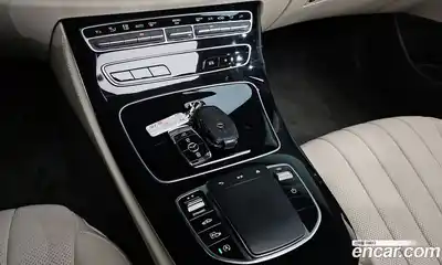 Mercedes-Benz E-Class 2022 3.0 Автомат в Москве № 194621, миниатюра 2