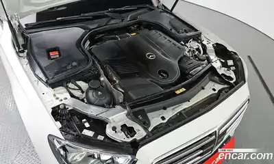 Mercedes-Benz E-Class 2022 3.0 Автомат в Москве № 194621, миниатюра 3