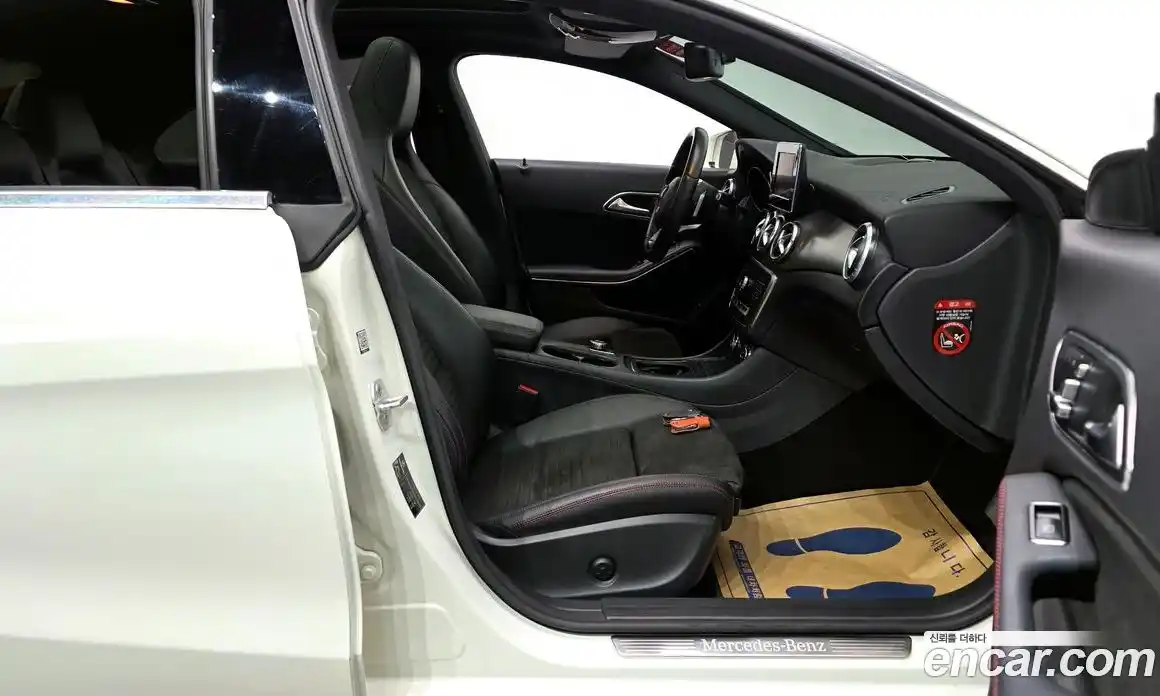 Mercedes-Benz CLA-Class 2018 2.0 Автомат в Москве № 195084, фото 14