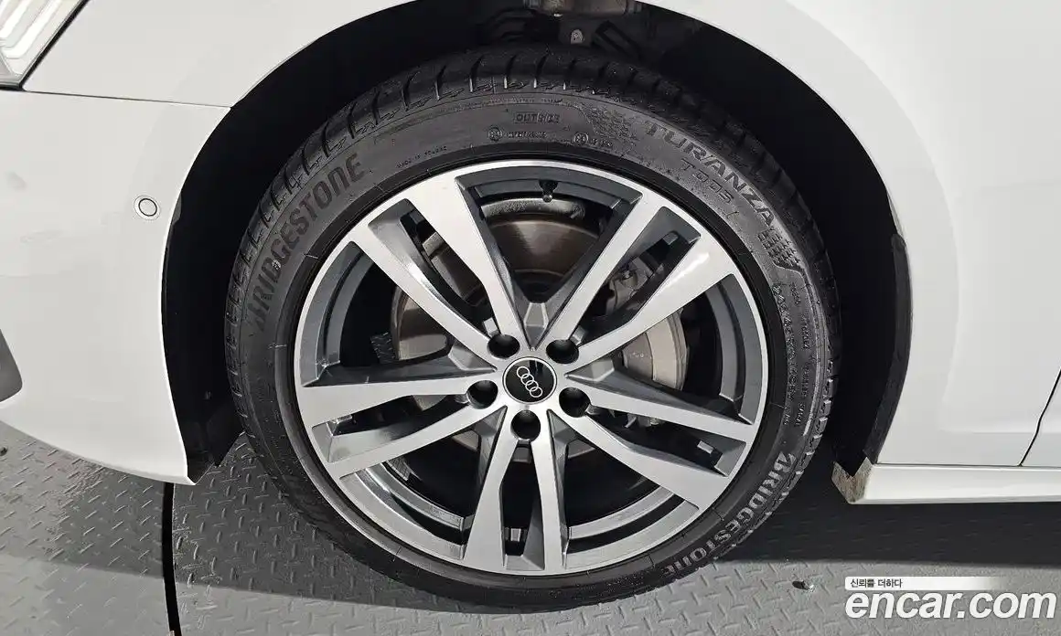 Audi A6 2023 2.0 Автомат в Москве № 196018, фото 12