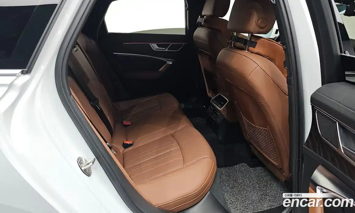 Audi A6 2023 2.0 Автомат в Москве № 196018, фото 8