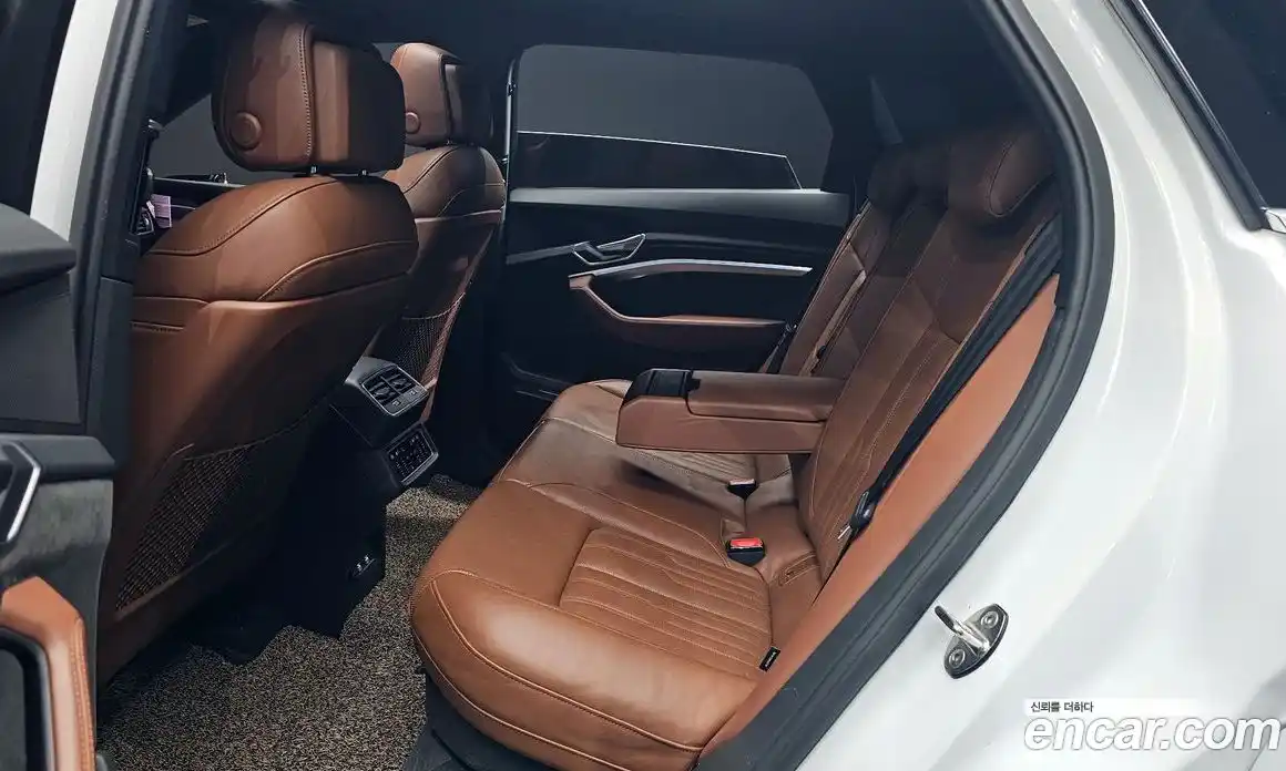 Audi e-tron 2020 0.2 Автомат в Москве № 196657, фото 12