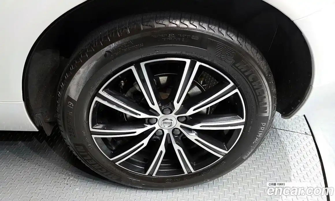 Volvo XC60 2021 2.0 Автомат в Москве № 197012, фото 14