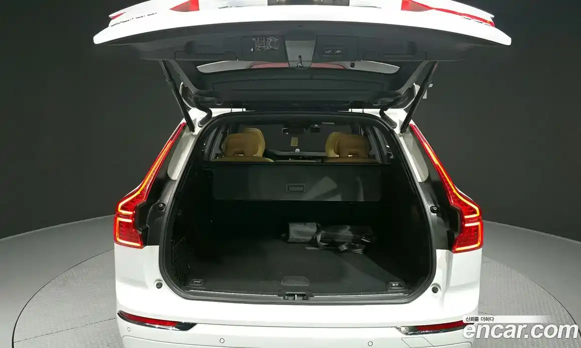 Volvo XC60 2021 2.0 Автомат в Москве № 197012, фото 6