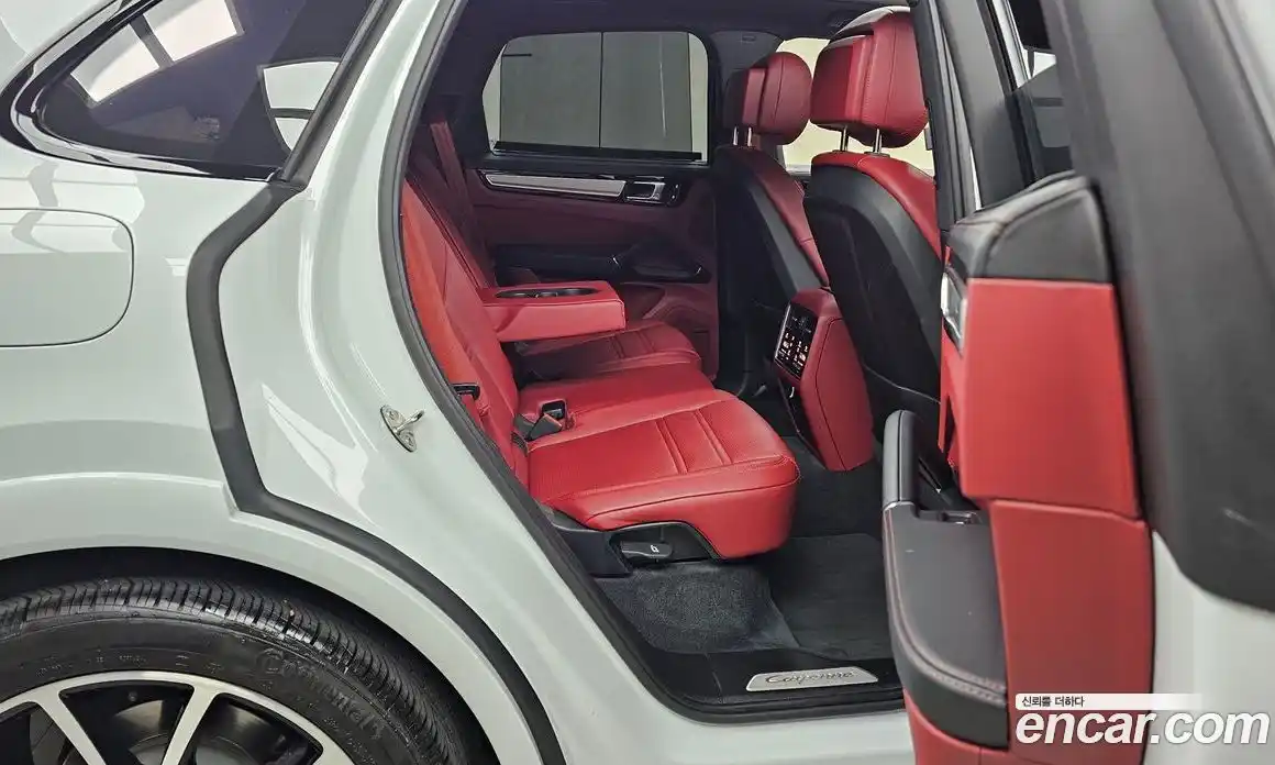 Porsche Cayenne 2023 3.0 Автомат в Москве № 197120, фото 18