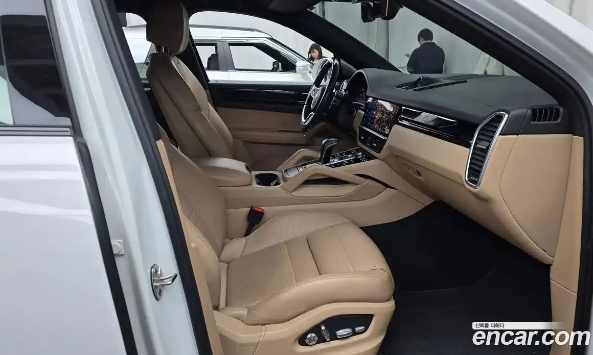 Porsche Cayenne 2021 3.0 Автомат в Москве № 197533, фото 11