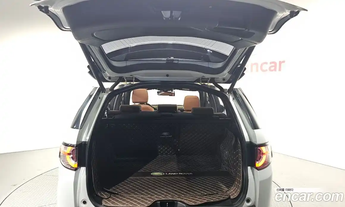 Land Rover Discovery Sport 2017 2.0 Автомат в Москве № 198141, фото 20