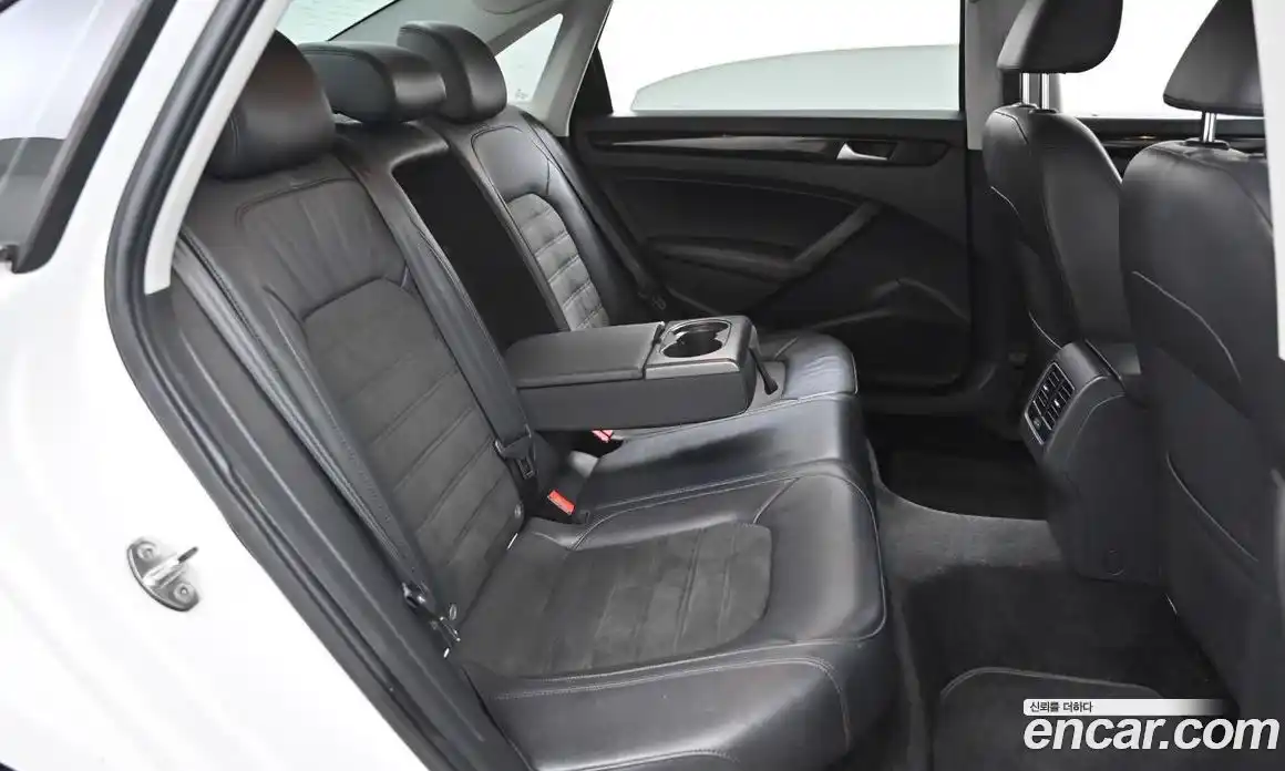 Volkswagen Passat 2015 2.0 Автомат в Москве № 199315, фото 12