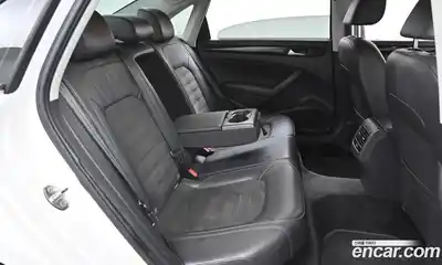 Volkswagen Passat 2015 2.0 Автомат в Москве № 199315, миниатюра 12