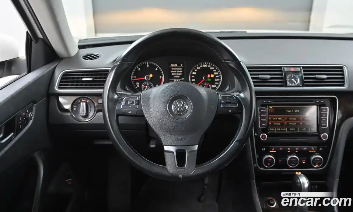 Volkswagen Passat 2015 2.0 Автомат в Москве № 199315, фото 13