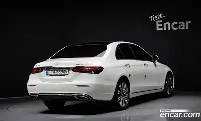 Mercedes-Benz E-Class 2022 3.0 Автомат в Москве № 203461, миниатюра 3