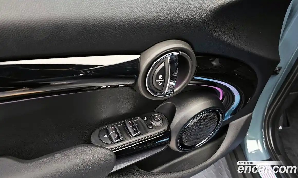 Mini Cooper 2023 2.0 Автомат в Москве № 204810, фото 1