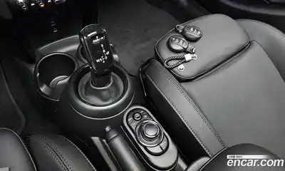 Mini Cooper 2023 2.0 Автомат в Москве № 204810, миниатюра 2