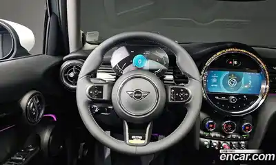 Mini Cooper 2023 2.0 Автомат в Москве № 204810, миниатюра 6