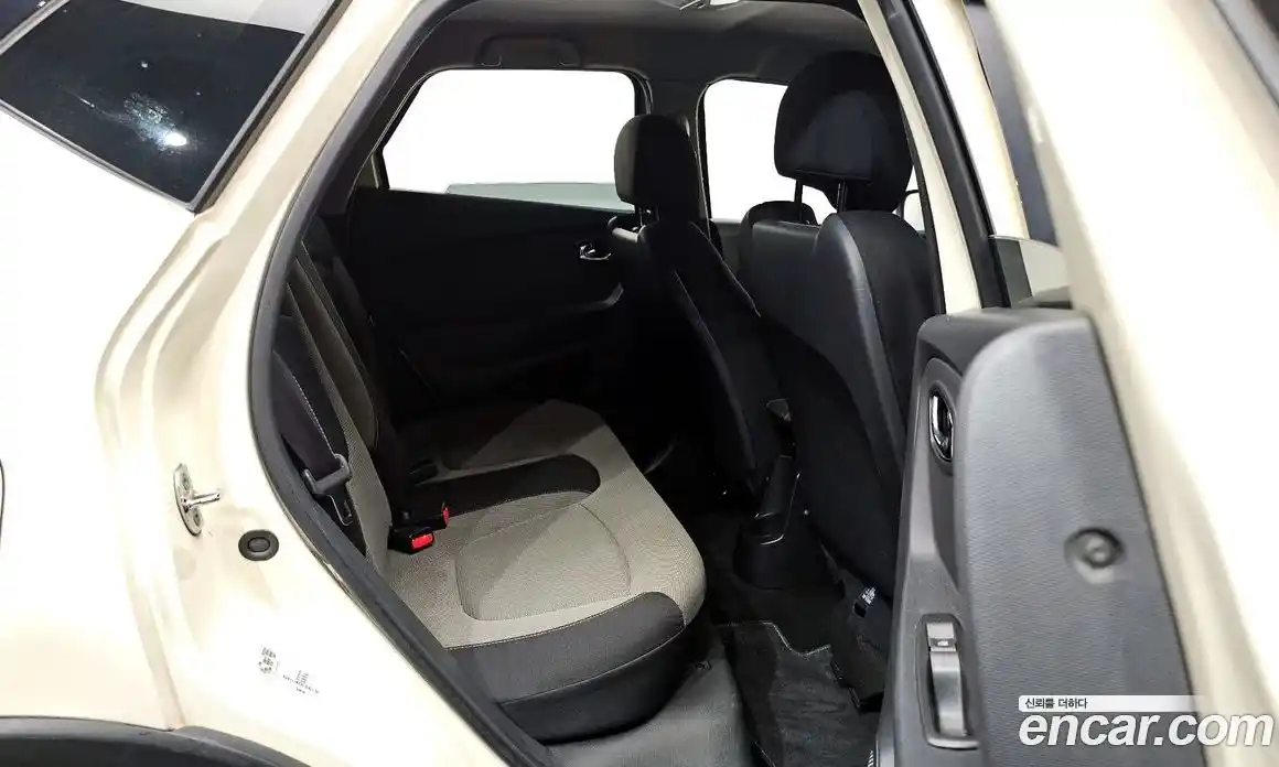 Renault QM3 2014 1.5 Автомат в Москве № 209072, фото 12