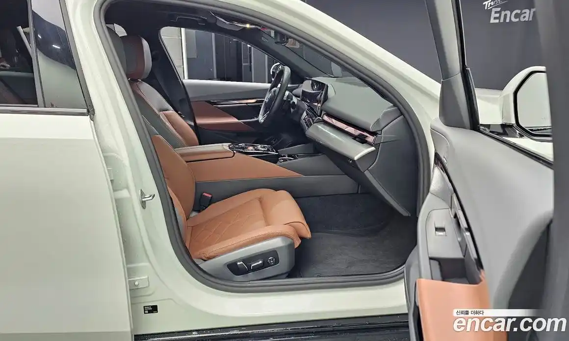 BMW 5-Series 2025 2.0 Автомат в Москве № 210429, фото 1