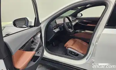 BMW 5-Series 2025 2.0 Автомат в Москве № 210429, миниатюра 11