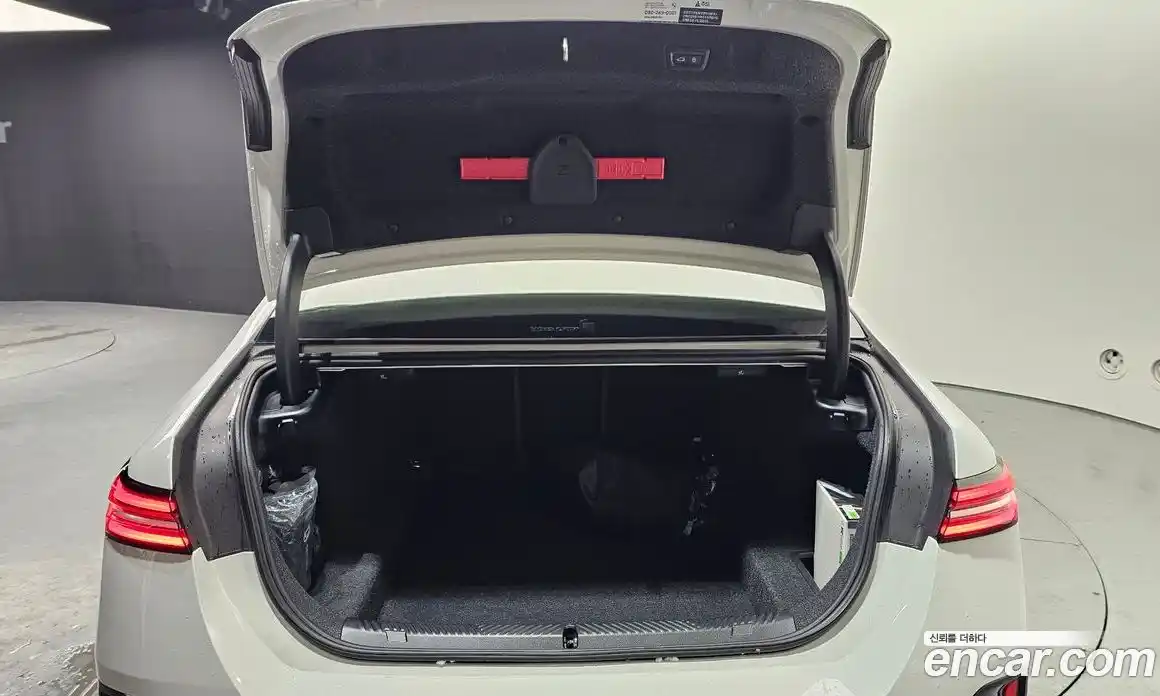 BMW 5-Series 2025 2.0 Автомат в Москве № 210429, фото 17