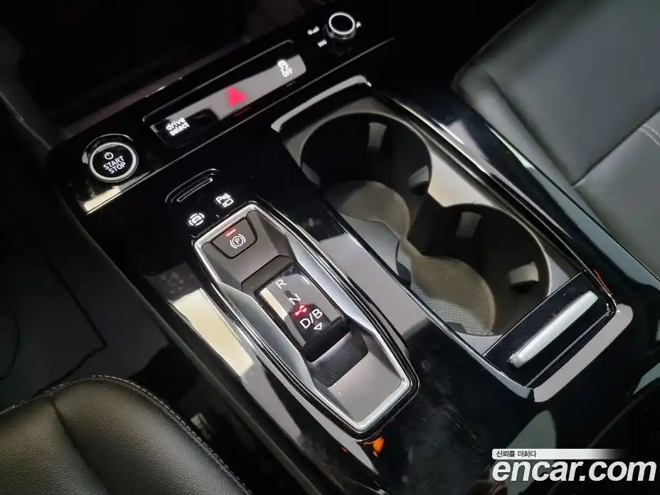 Audi Q6 e-tron 2025 0.2 Автомат в Москве № 212175, фото 9