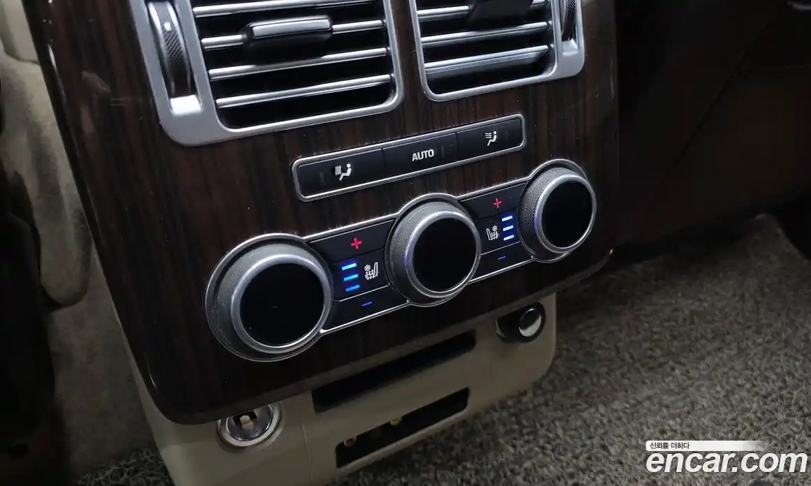 Land Rover Range-Rover 2016 4.4 Автомат в Москве № 213843, фото 18