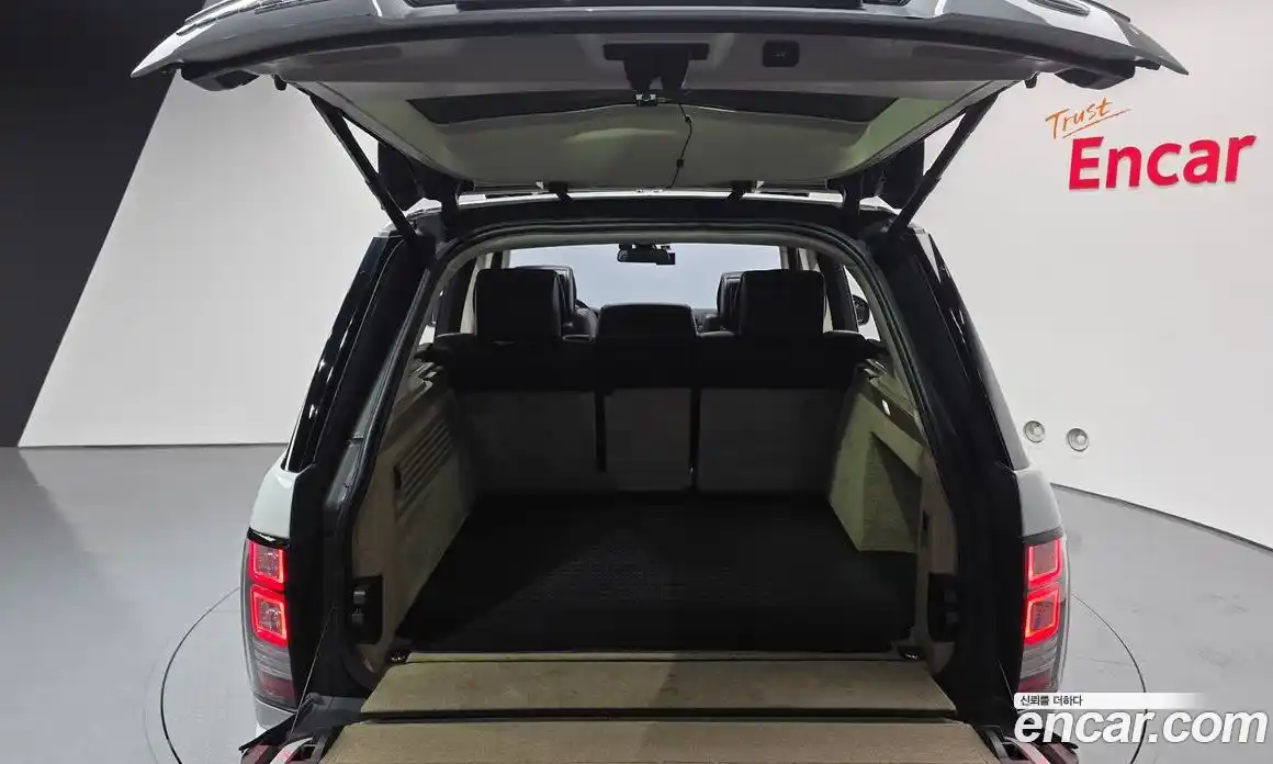 Land Rover Range-Rover 2016 4.4 Автомат в Москве № 213843, фото 20